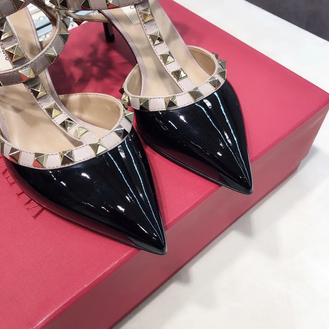 👟👟Ex-factory price 560👟👟 Women's Valentino/Valentino rivets VT classic! Purchase the original version and get a 1:1 top-quality replica! Exquisite hawk beak toe, perfect side arc, original molded custom-made rust-free rivets, one-piece injection molded midsole, and Italian-imported Grade A leather outsole, giving you a genuine foot feel! The first choice for high-end customers to purchase ❤️ [Material] 👑 Upper: top imported cow patent leather/fetal cow leather 👑 Inner lining: original imported mixed goat leather 👑 Outsole: Italian A-grade genuine leather outsole [Color] Full range of 9⃣️ colors ▪️ Patent leather 7 colors: black, white, nude, red, pink, taro purple, light blue ▪️ Fetal cow leather 2 colors: black, haze blue [Heel height]▪️Flat bottom without straps ▪️Flat bottom with straps ▪️6.5cm three-strap mid heel ▪️8.5cm two-strap high heel [Number of yards] 35-39 [34, 40 41 42 customized and non-returnable] [Packaging] 🎁 Equipped with original packaging